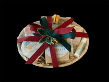 Load image into Gallery viewer, Holiday Gift Basket